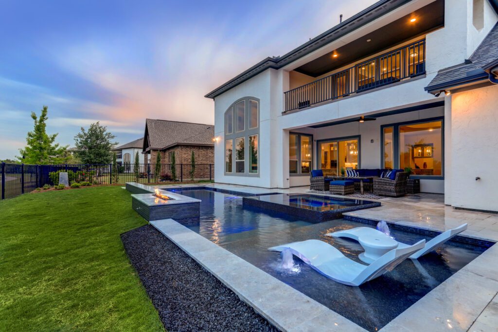 luxury custom pool build and design in the woodlands