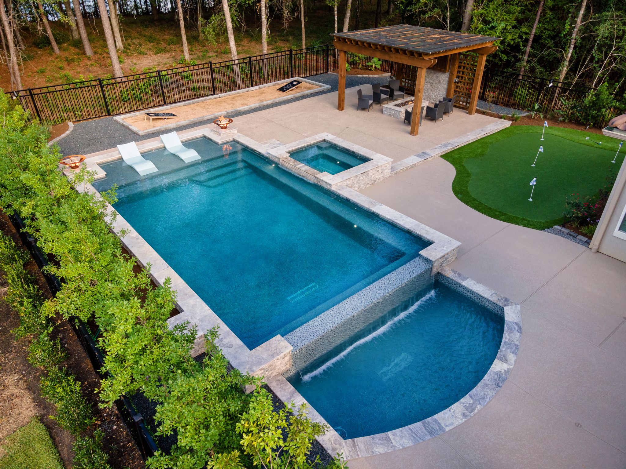 luxury custom pool builder in brazos county and montgomery county