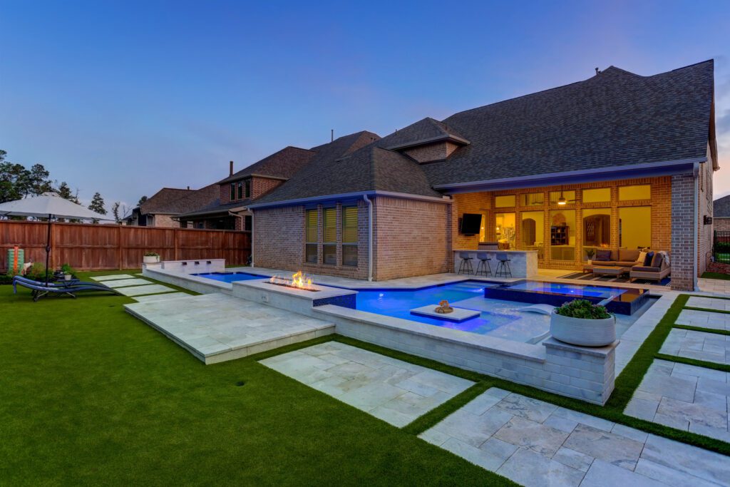 luxury custom pool builder in brazos county and montgomery county