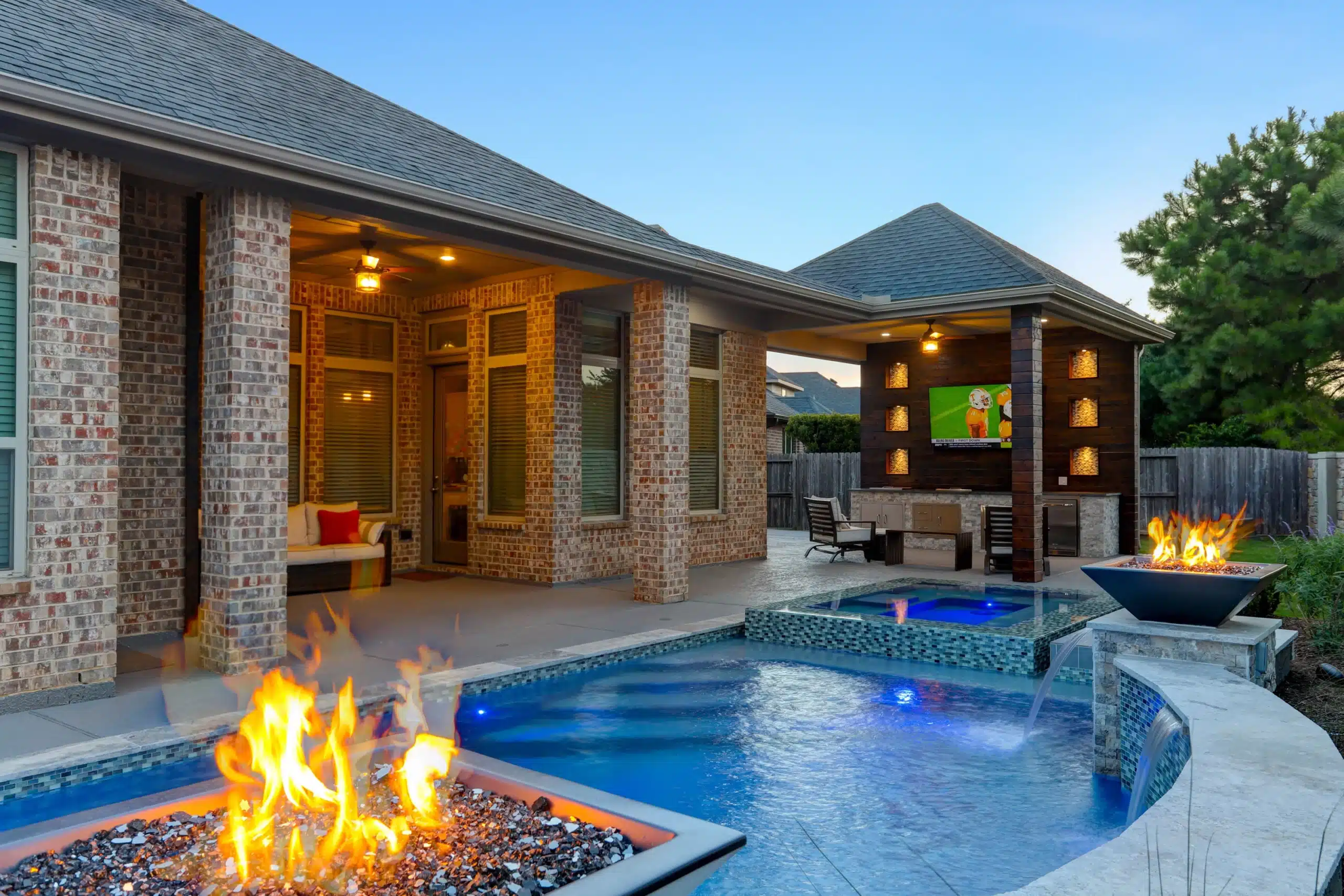 white oak outdoors are the premier custom pool builders in the woodlands and college station